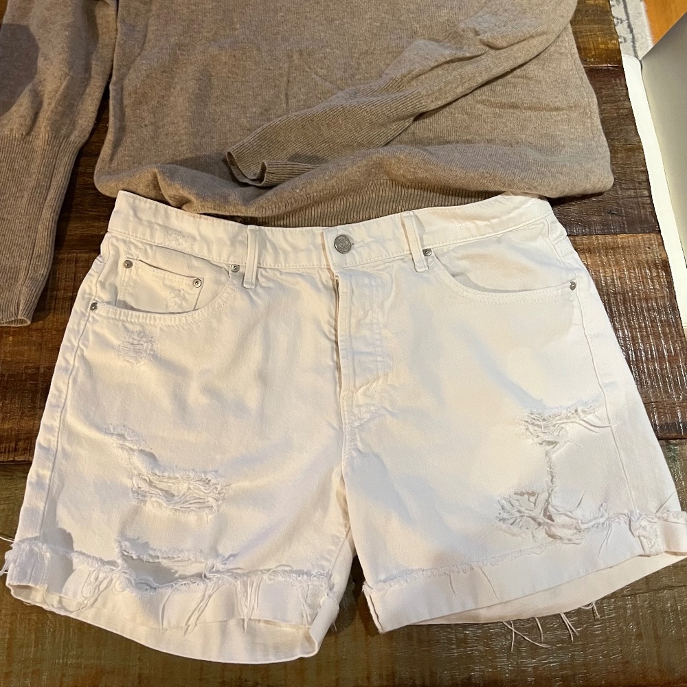Mother Loosey Frey White Denim Short-- Size 27